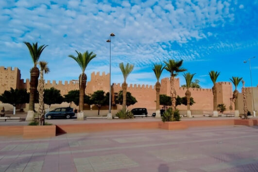 Stadtmauer von Taroudant beim Taroudant und Tiout Tagesausflug ab Agadir