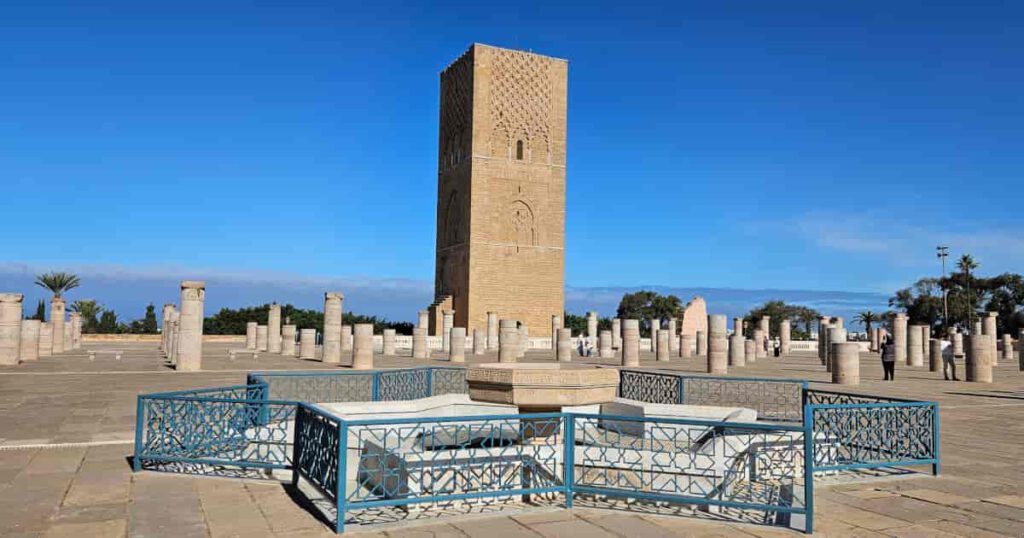 Hassan-Turm in Rabat, historisches Wahrzeichen der Königsstadt Marokko