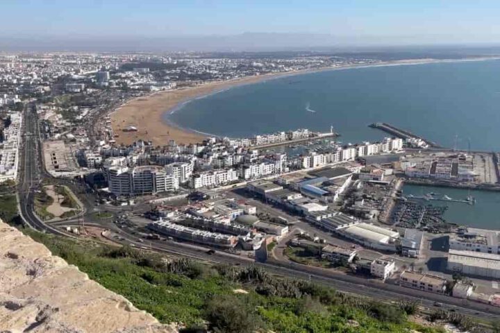 Panoramablick von der Kasbah Oufella über Agadir und den Atlantik in Marokko