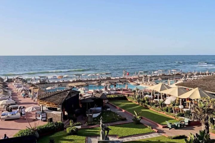 Corniche Ain Diab in Casablanca mit Strand, Pools und Atlantikblick