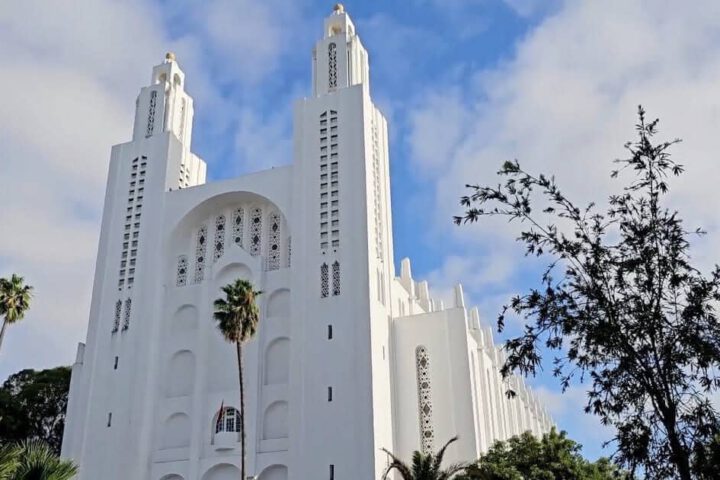 Herz-Jesu-Kathedrale in Casablanca mit beeindruckender Art-Déco-Architektur im Stadtzentrum
